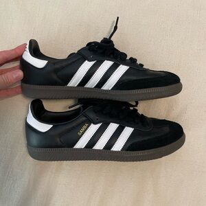 Adidas black & white sambas. Size US 6. Barely used, new condition!